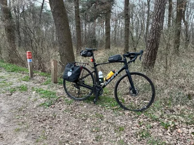 fiets met tas.webp